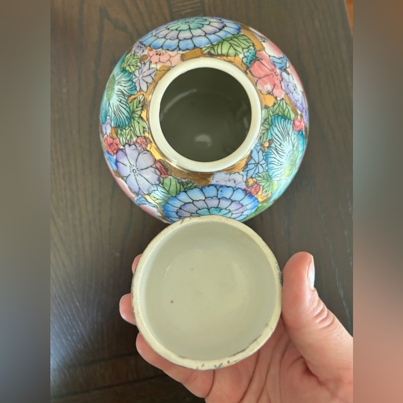 Vintage Fine Chinese Porcelain Thousand Flowers Ovoid Covered Ginger Jar Vase - Picture 6 of 16